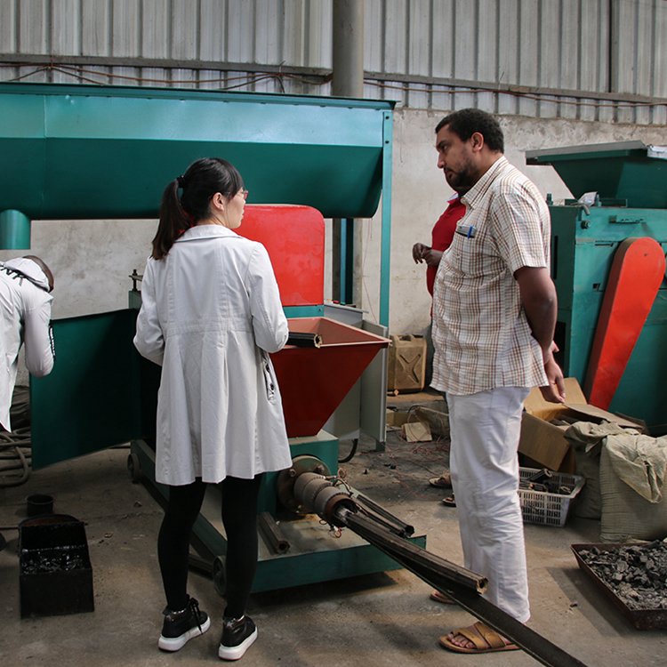 木炭機廠家告訴你原木炭和機制炭的不同在哪里？